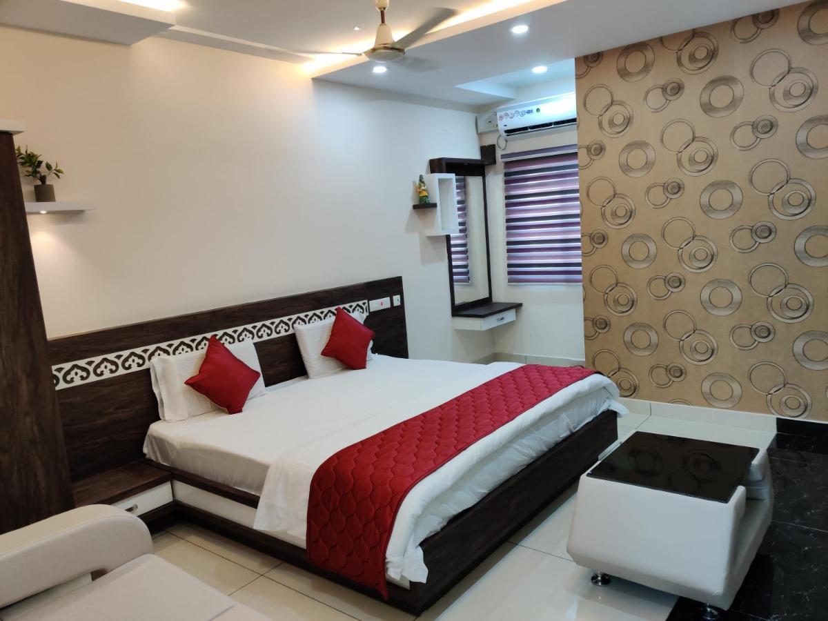 Hotel Pagadala Grand Residency Bāpatla Exterior foto